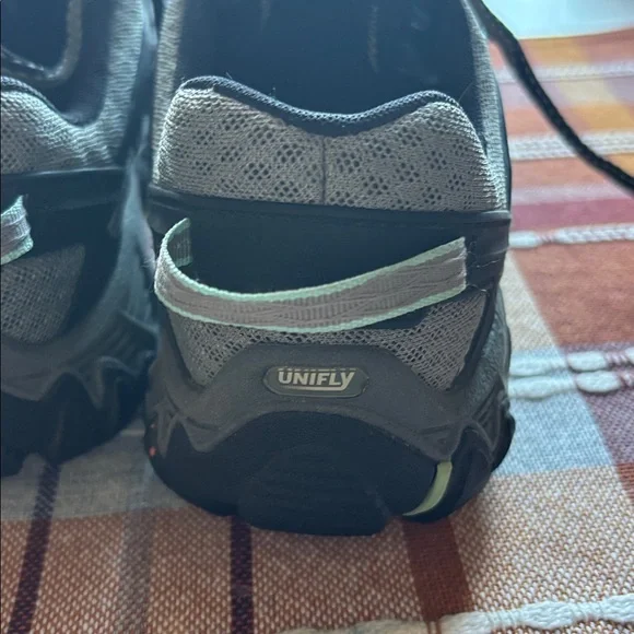 Women’s Merrell Black and gray hiking shoes - Picture 6 of 6